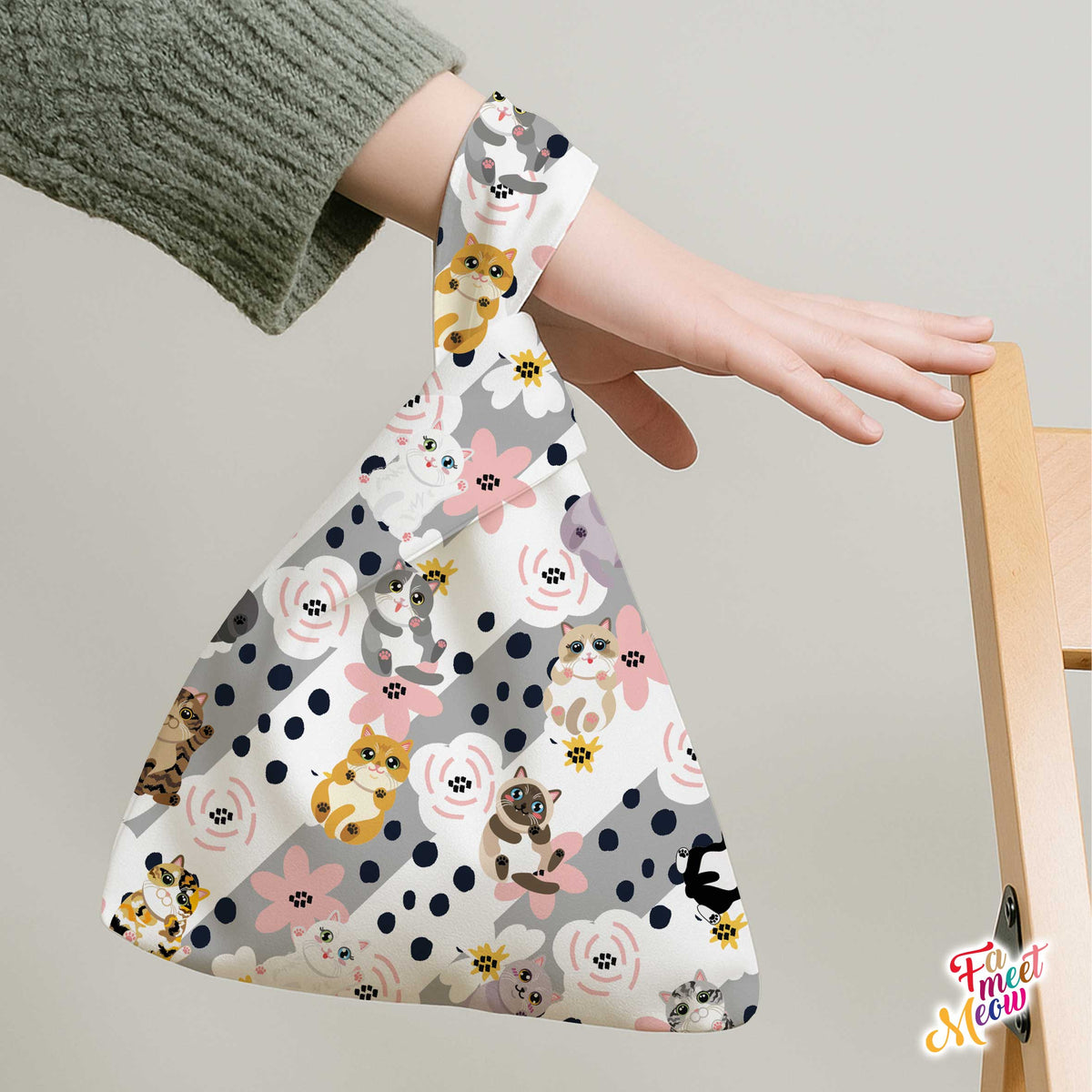 Knot Bag - Fluttering Flower Cats