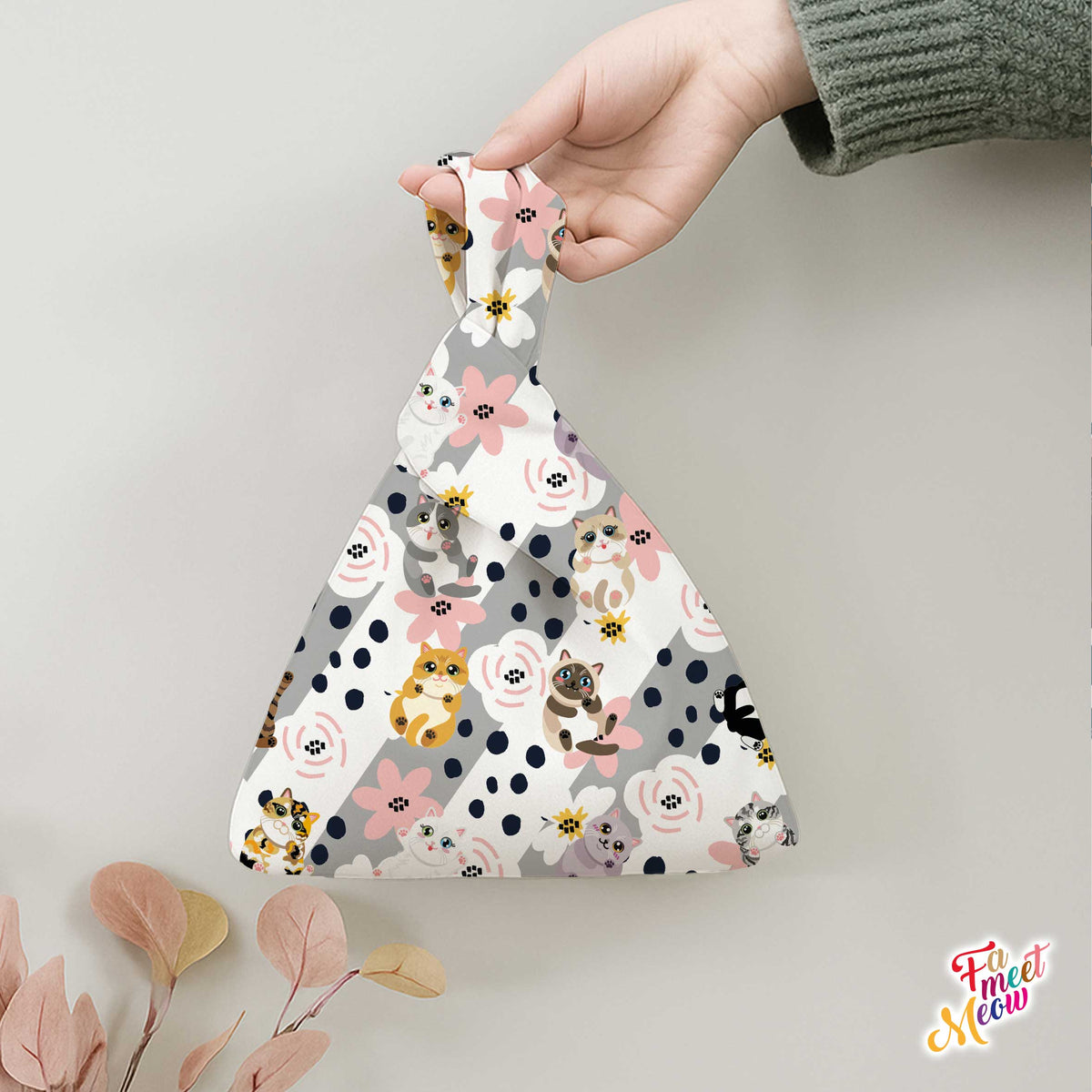 Knot Bag - Fluttering Flower Cats