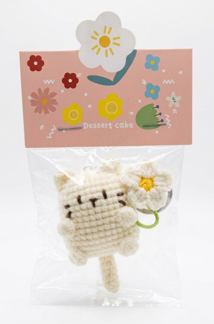 Pure White Cat Holding Little Daisy - 3D Handmade Crochet Keychain / Keyring
